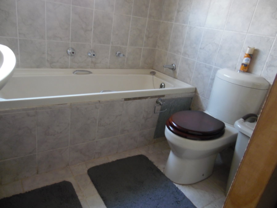 5 Bedroom Property for Sale in Doorn Free State